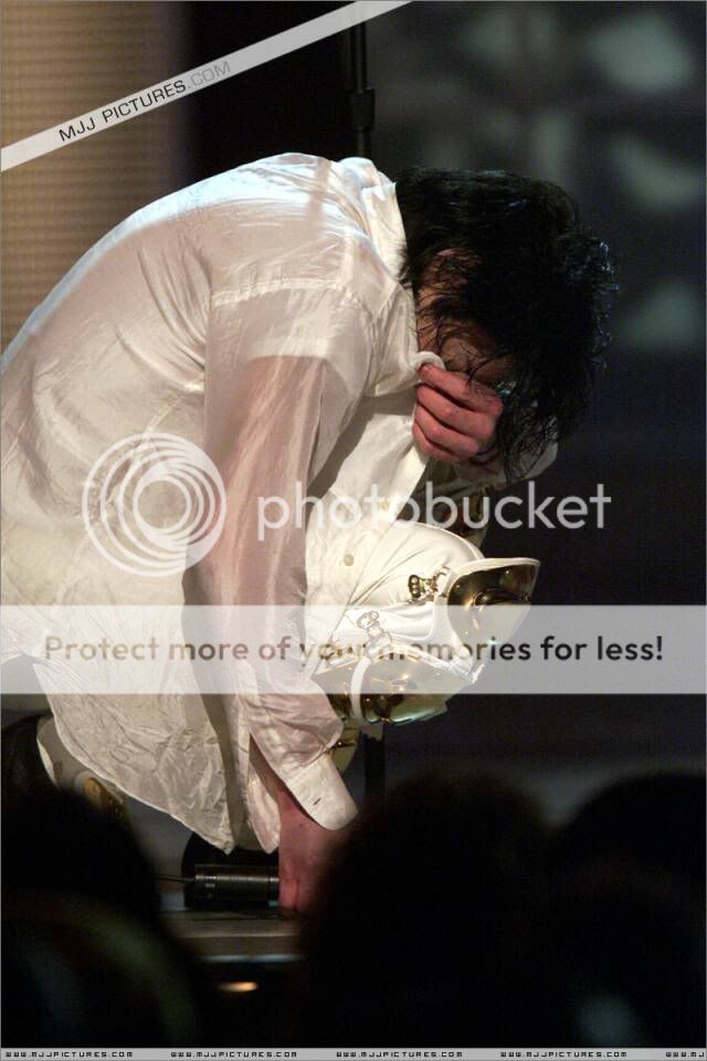 Michaelcryingonstage2.jpg