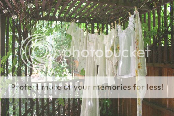 photo Vaux-Vintage-white-pieces_zps6f537d74.jpg