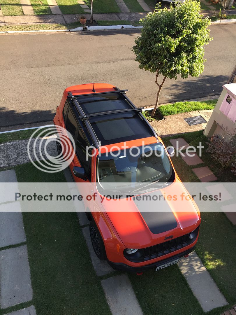 Roof bars on a Trailhawk with panoramic sunroof Jeep Renegade Forum